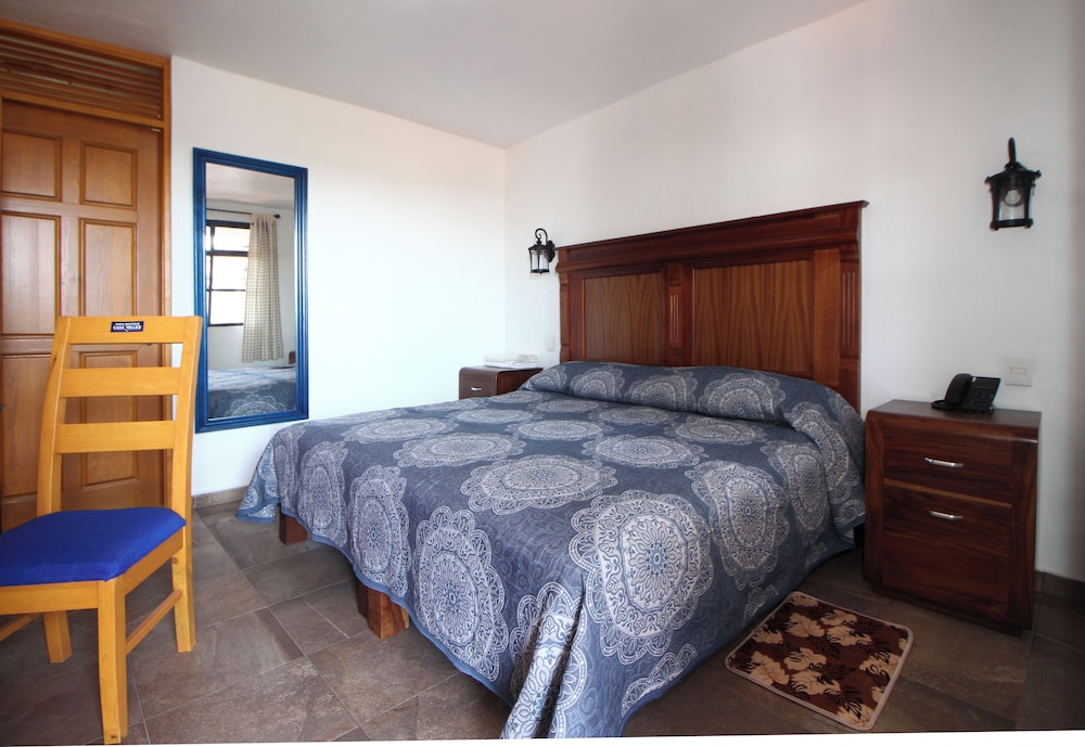 Standard Room, 1 King Bed photo 1