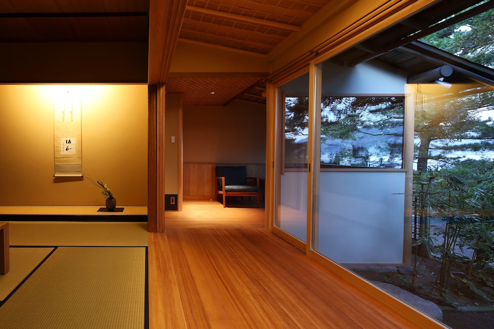 Luxury Quadruple Room, Non Smoking photo 2