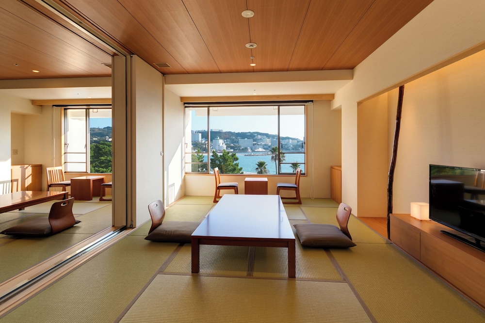 Connecting Japanese Room with Ocean View - Non-Smoking - Photo 2