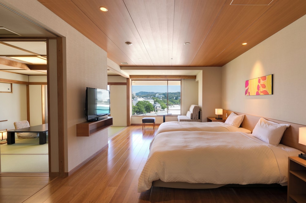 Universal Room with Ocean View - Non-Smoking - Photo 4
