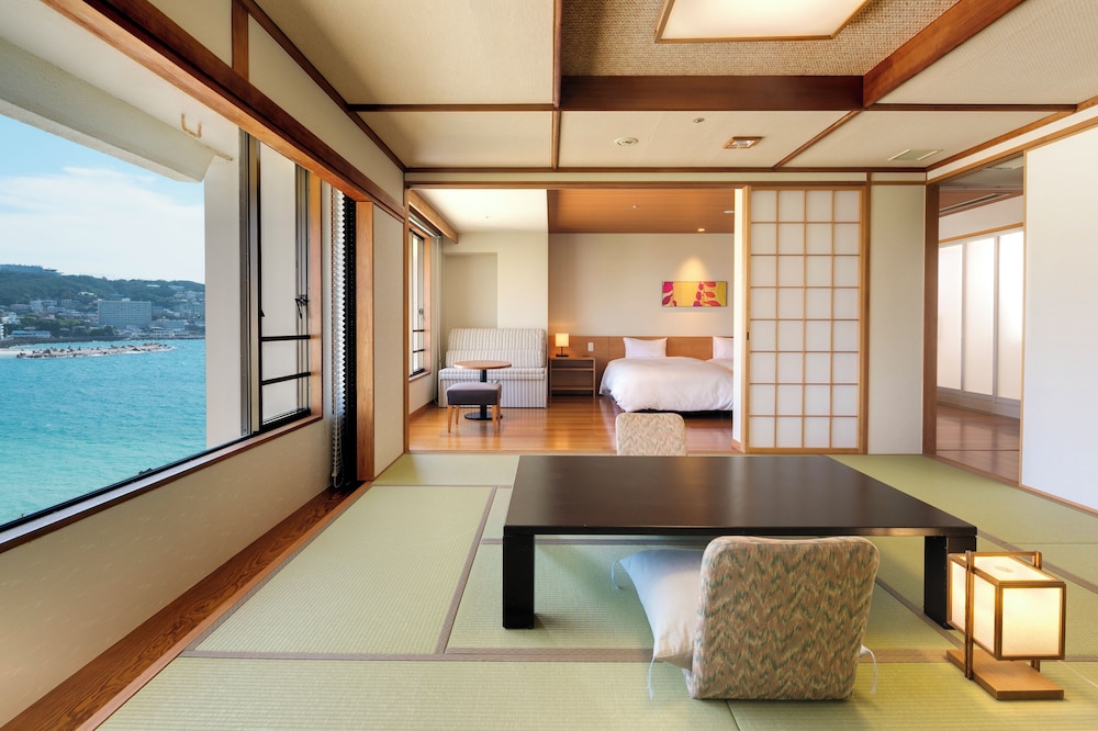 Universal Room with Ocean View - Non-Smoking - Photo 1