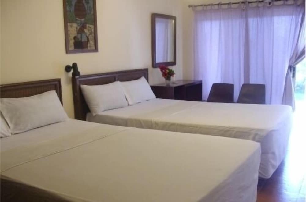 Family Suite, 1 Bedroom, Accessible, Garden View photo 3