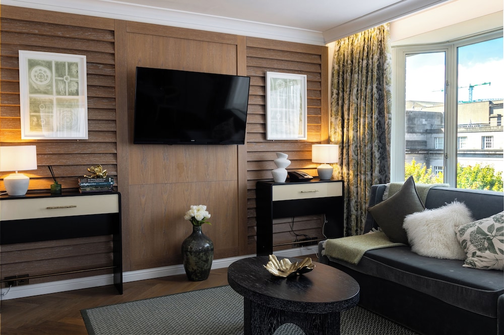 Niven Suite