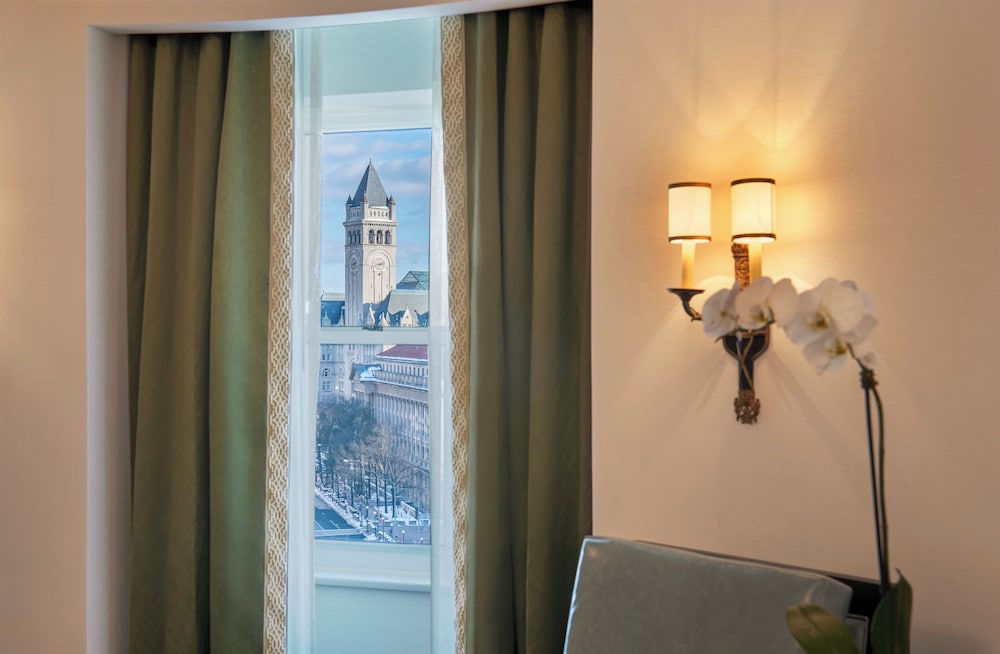 Suite, 1 King Bed (Theodore Roosevelt, Wash Monmt View)