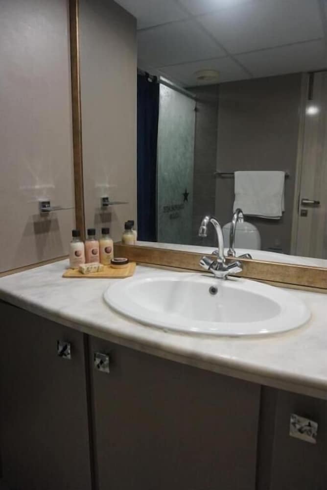 Deluxe Double Room - Photo 7