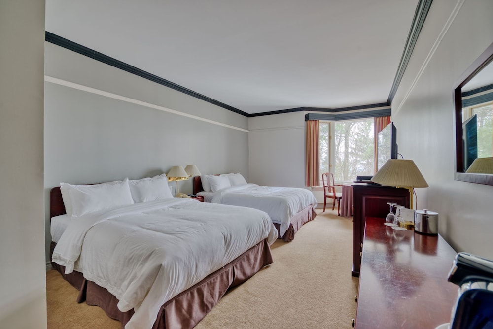 Standard Room, 2 Queen Beds - Photo 1