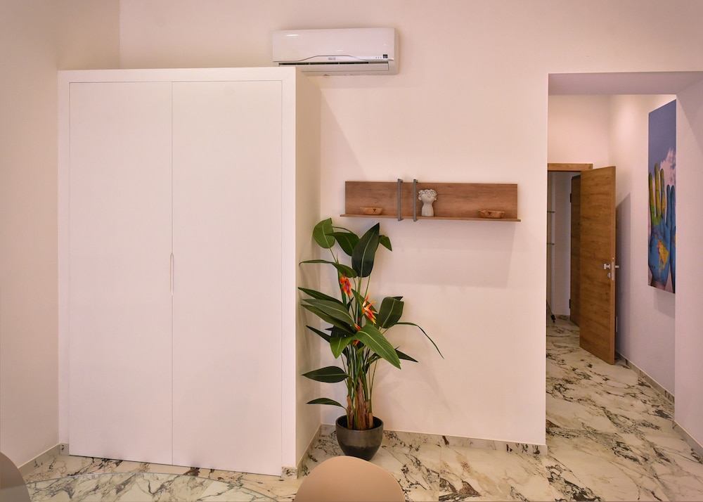 Deluxe Apartment, 1 Bedroom, Annex Building - Photo 10