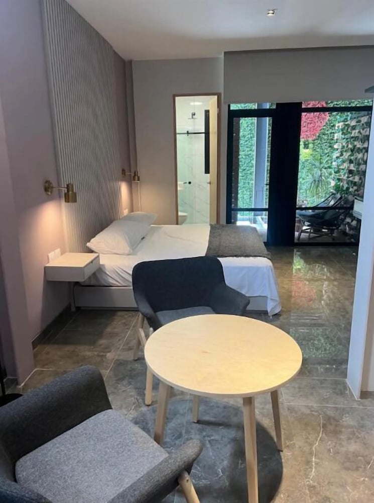 Basic Double Room, 1 Double Bed, Kitchenette, Garden View