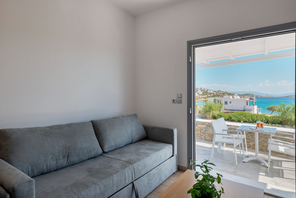 Junior Studio Suite, Private Pool, Sea View photo 3