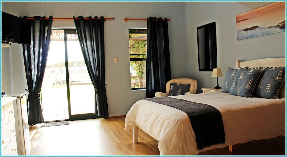 Basic Double Room photo 3