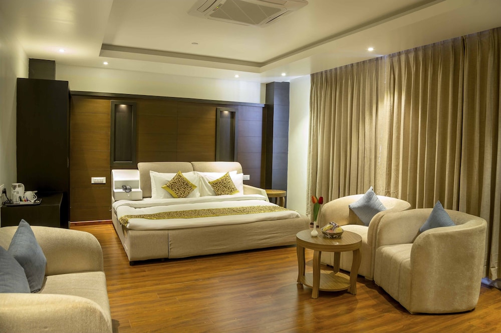 Junior Room, 1 Bedroom, Pool View