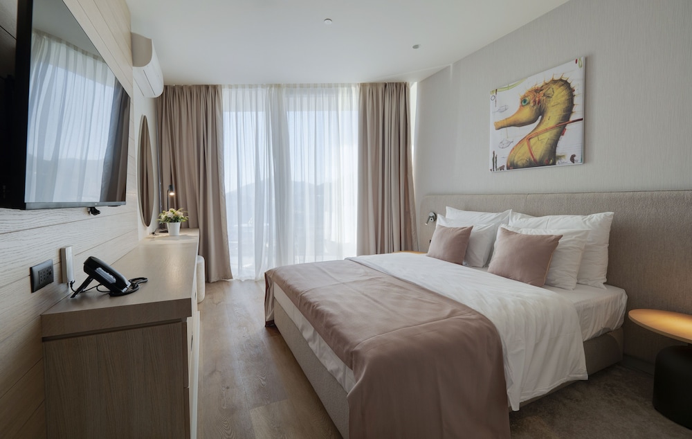 Standard Double or Twin Room photo 2