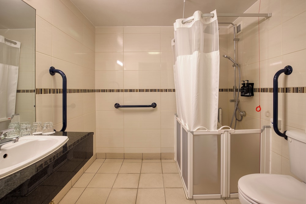 Accessible Room photo 2