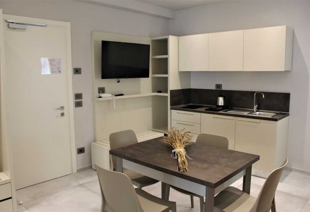 Family Apartment, 1 King Bed with Sofa bed, Kitchenette photo 2