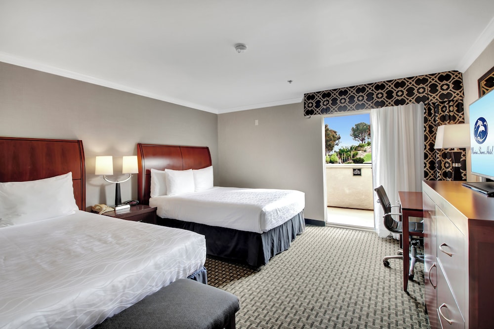 Suite, 2 Queen Beds, Non Smoking, Balcony (with Sofabed) - Photo 5