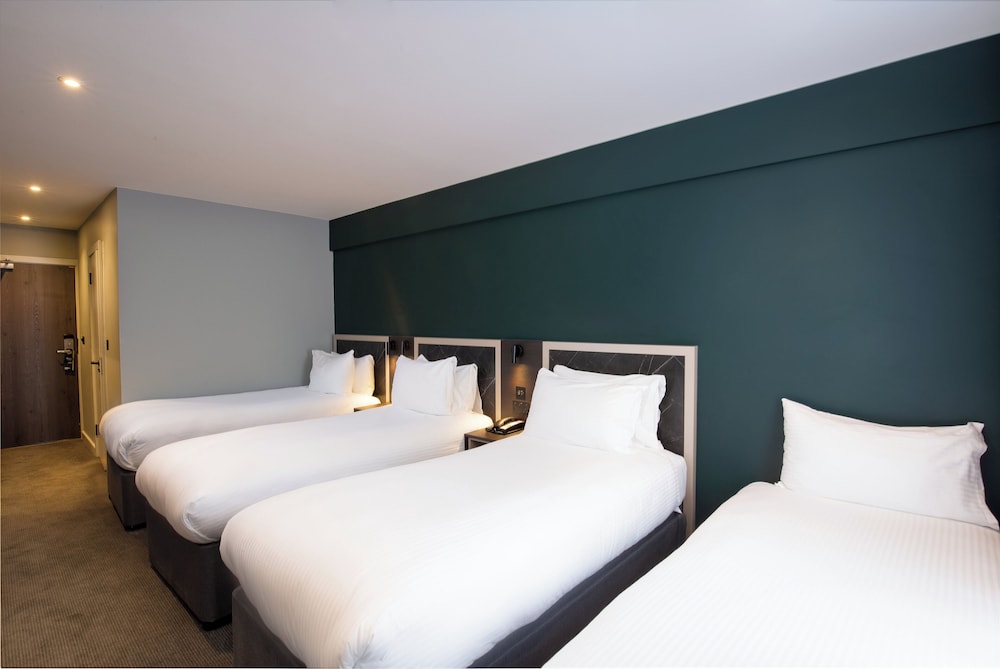 Standard Plus Triple - Extra Bed photo 1