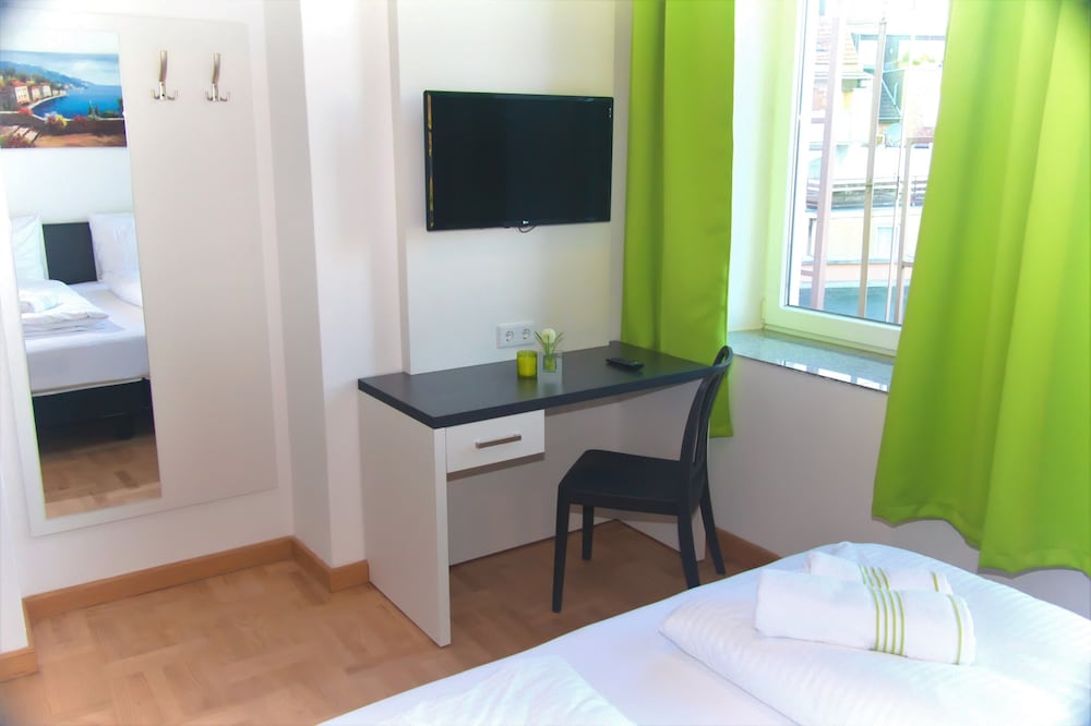 Standard Triple Room - Photo 4