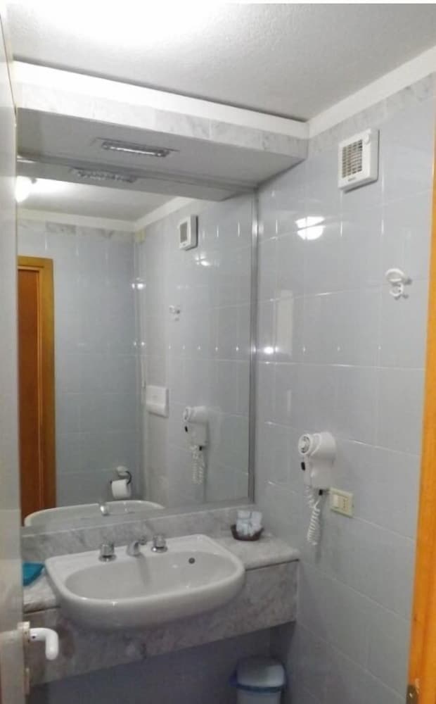 Quadruple Room - Photo 2