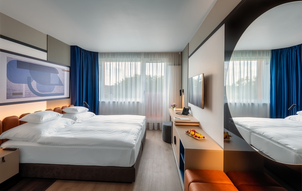 Premium Room, Non Smoking, Connecting Rooms (East wing) photo 3
