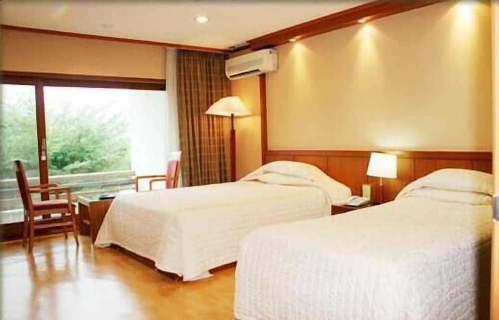 Twin Room, Mountain View photo 1