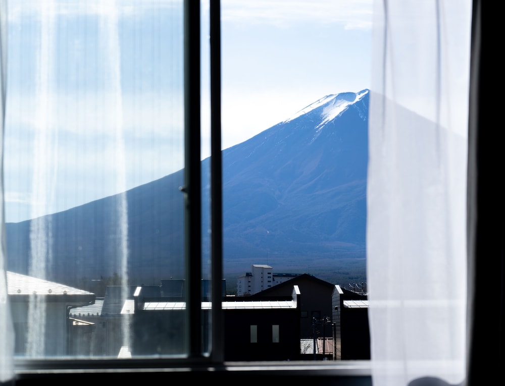 Superior Twin Room, Non Smoking, Mountain View photo 1