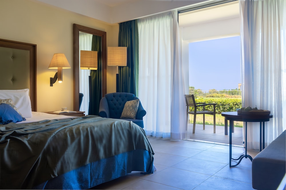 Deluxe Room, Garden View - Photo 1