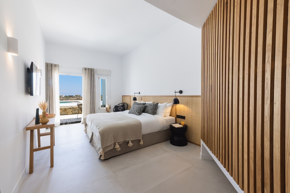 Superior Double Room with Extra Bed photo 1