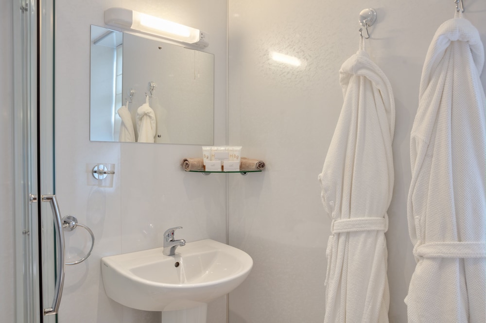 Superior Double Room, 1 King Bed, Patio, Garden View photo 3