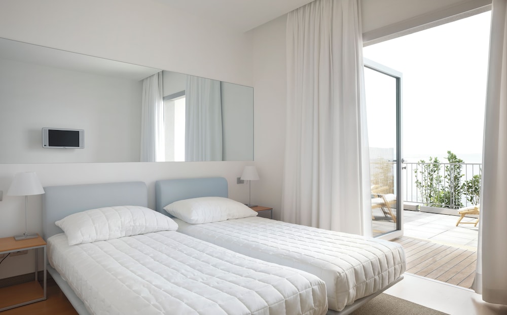 Double or Twin Room, Terrace, Sea View, photo 6