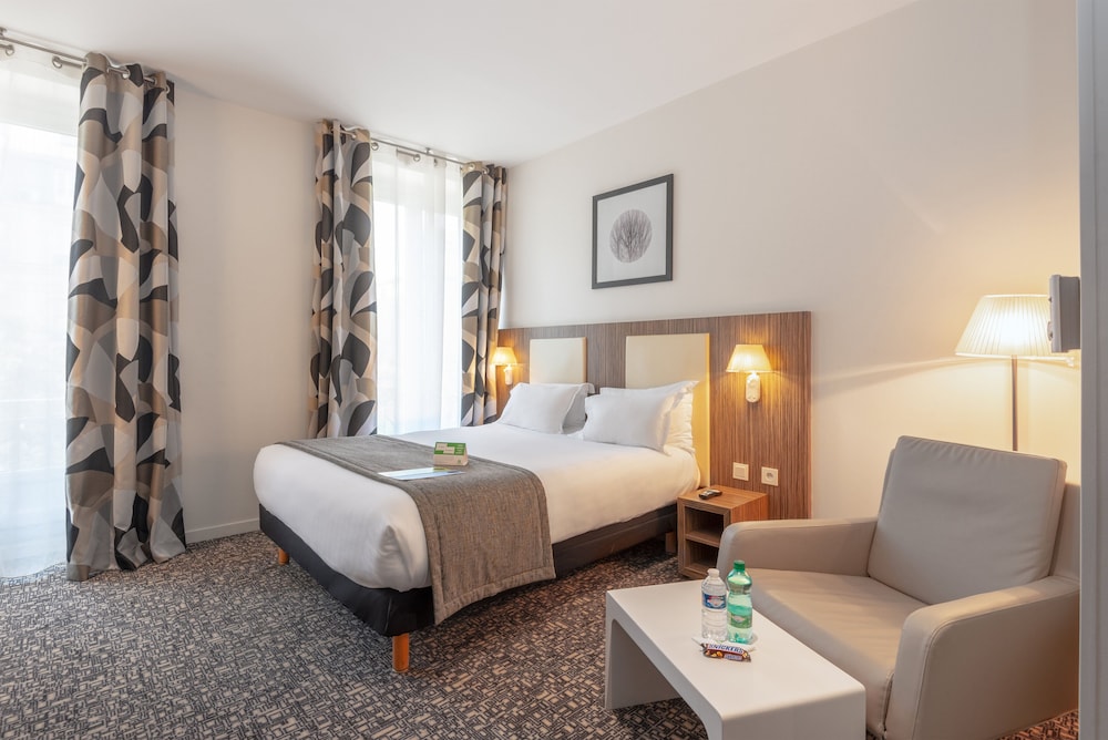 Suite, 1 Queen Bed (Living Area)