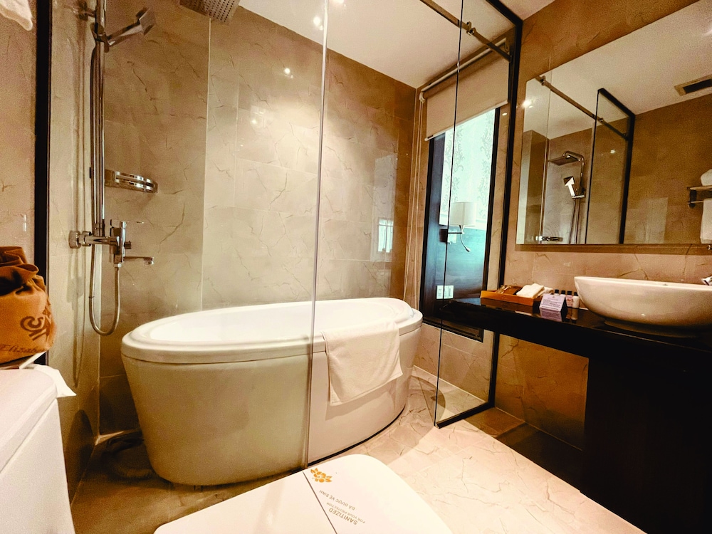 Deluxe Double or Twin Room, Pool View - Photo 3