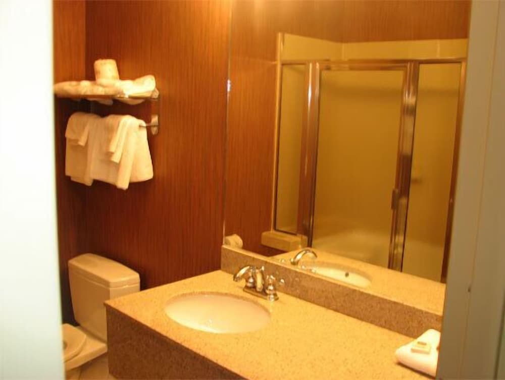 Signature Room, Refrigerator & Microwave photo 2