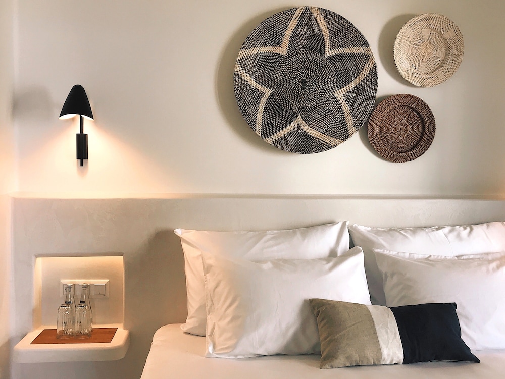 Suite, 1 Queen Bed, Sea View - Photo 5