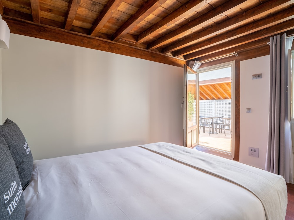 One-bedroom Apartment with Rooftop Terrace - Photo 1