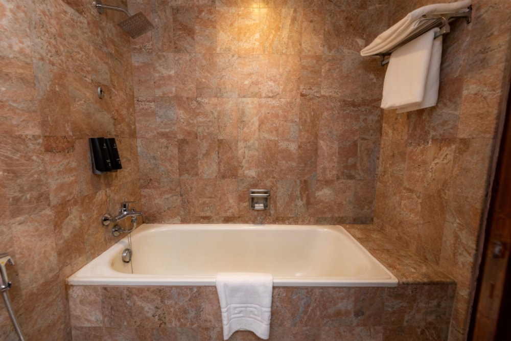 Standard Double or Twin Room - Photo 3
