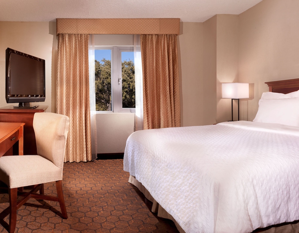 Premium Suite, 1 King Bed (2 Rooms) - Photo 4