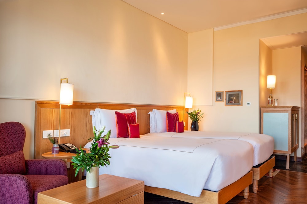 Deluxe Room, 2 Twin Beds, Courtyard View