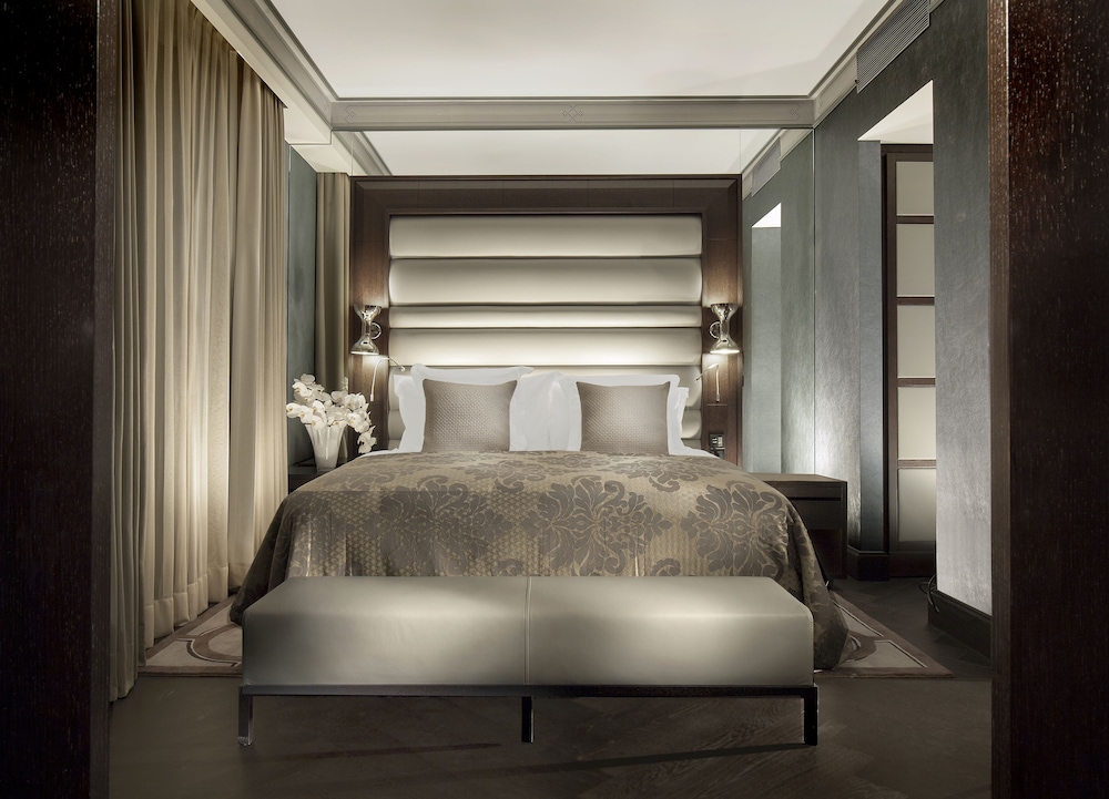 Suite (Savoy, Terrace or Balcony)