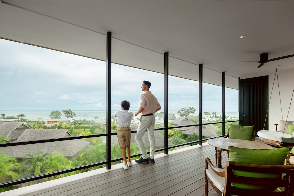 Executive Sunrise Sea Facing Terrace Room - Photo 6