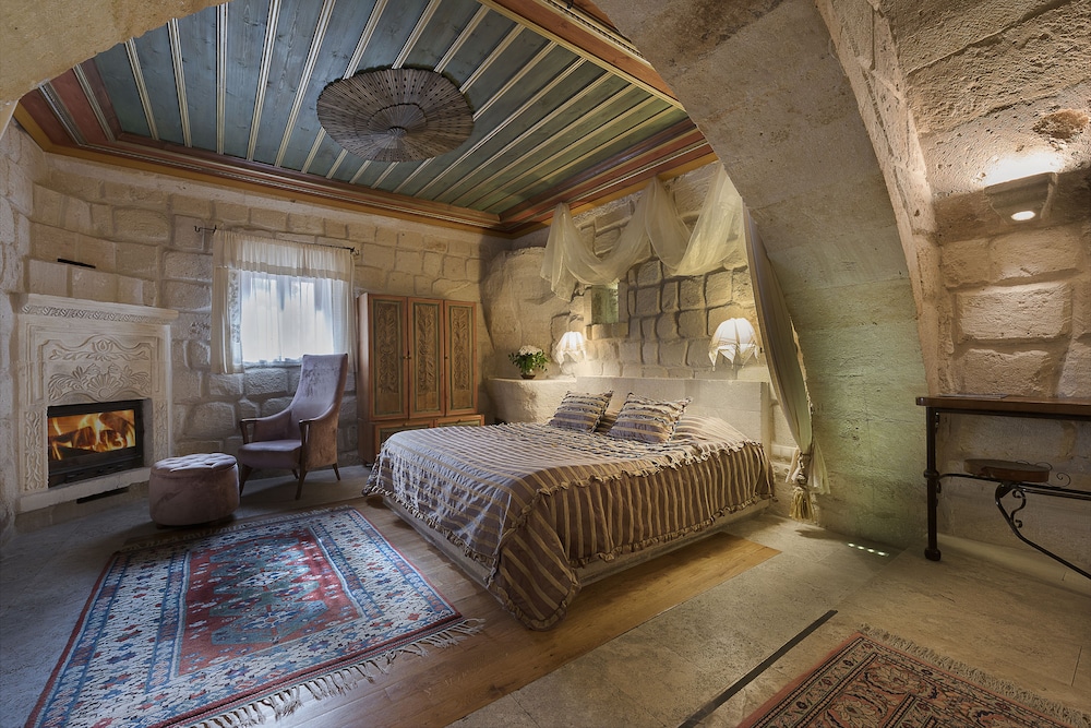 King Suite - Photo 1