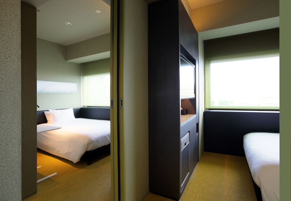Connecting Room, Non Smoking (12F Only) photo 3