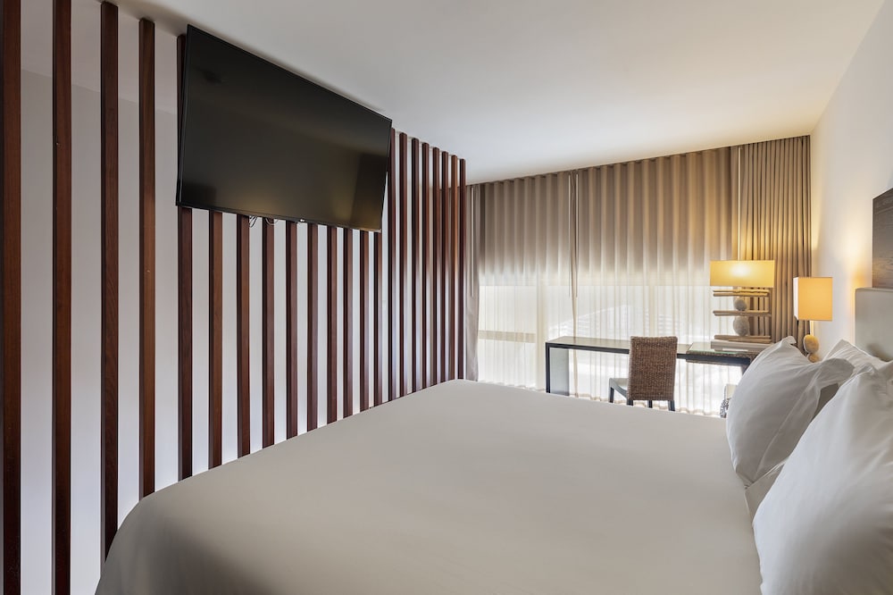 Suite, 1 Bedroom (Vilamoura Side Sea View, Top Floor) - Photo 1