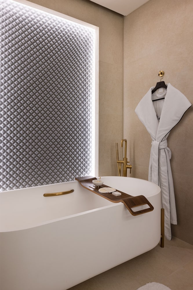 Deluxe Room (Ocean) - Photo 8
