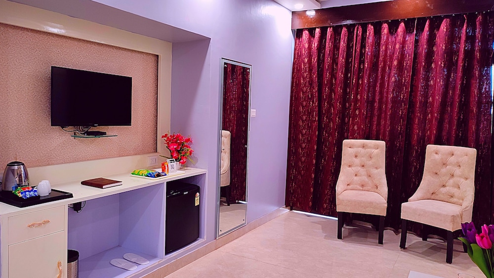 Executive Room - Photo 19