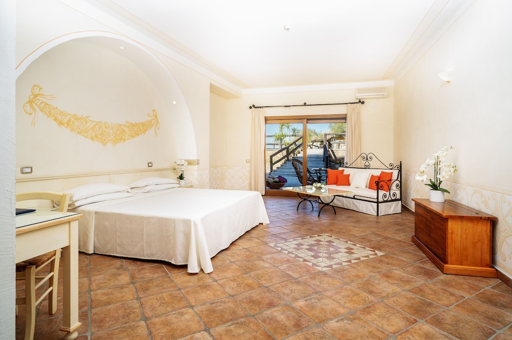 Superior Room - Photo 13