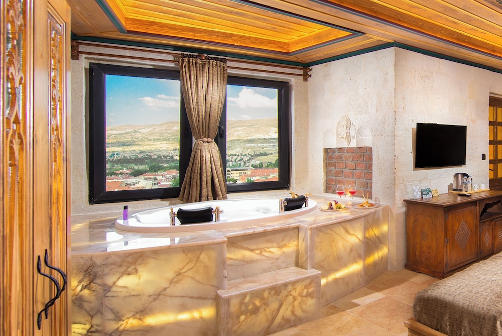 Honeymoon Room, Terrace, City View - Photo 10