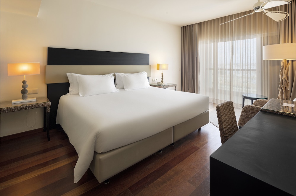 Standard Room, 2 Twin Beds (Vilamoura Side Sea View, High Floor) - Photo 2
