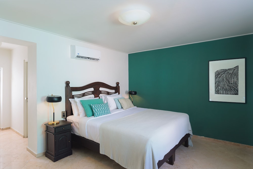 Superior King Room - Photo 1