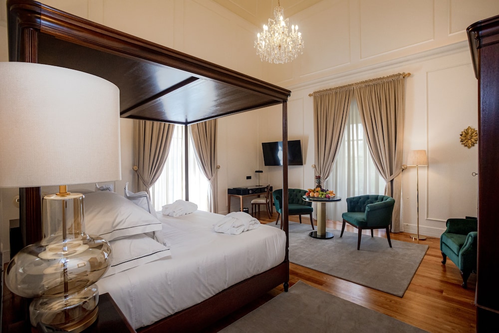 Solar Premium Tower Suite - Photo 7