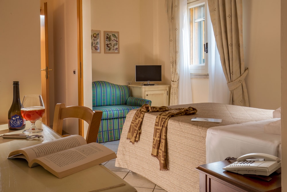 Single Room photo 1